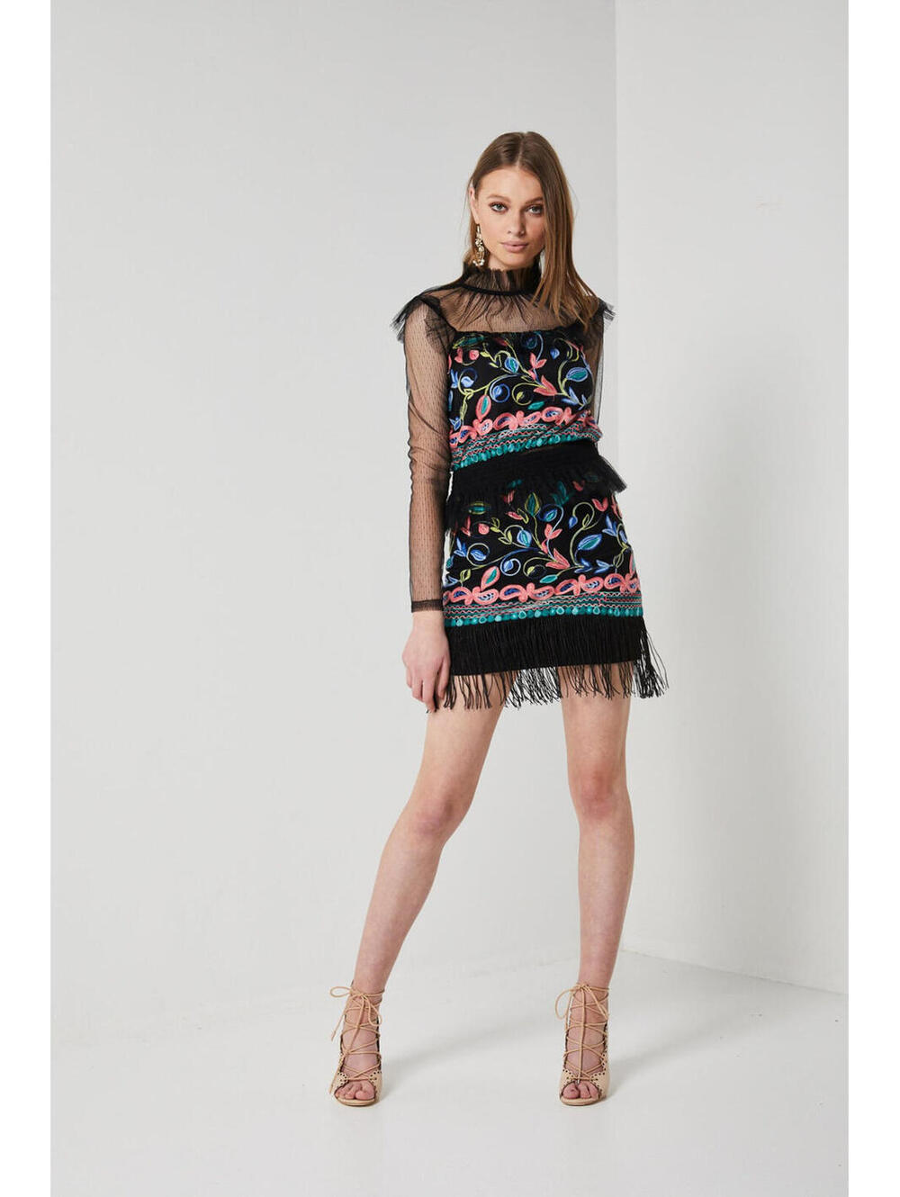 ELLIAT Floral Embroidery Top Size Large